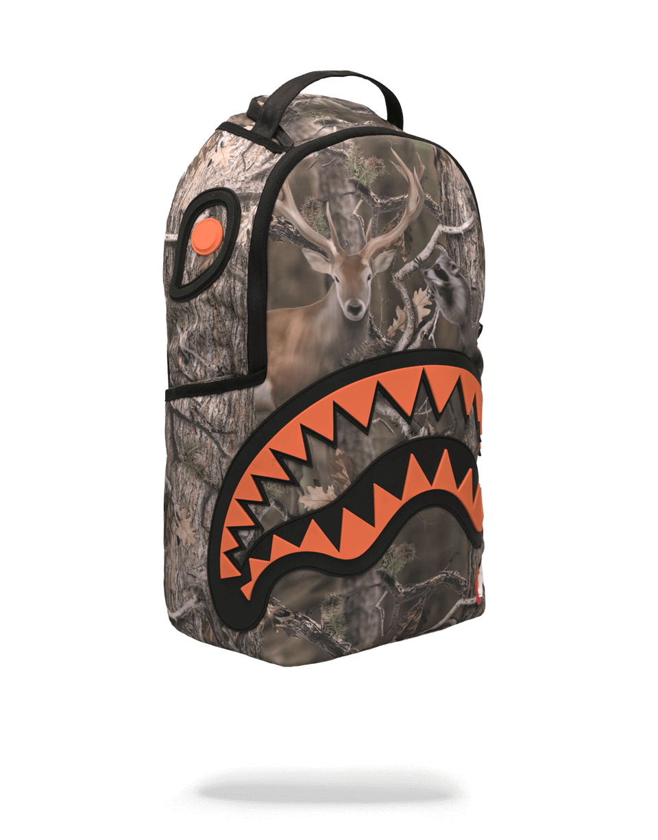 WILD LIFE HUNTER RUBBER SHARK BACKPACK