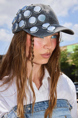 BOTTLES ON ME HAT