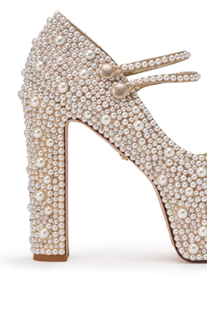 AZALEA WANG ARWENNA IVORY PLATFORM PEARL PUMP