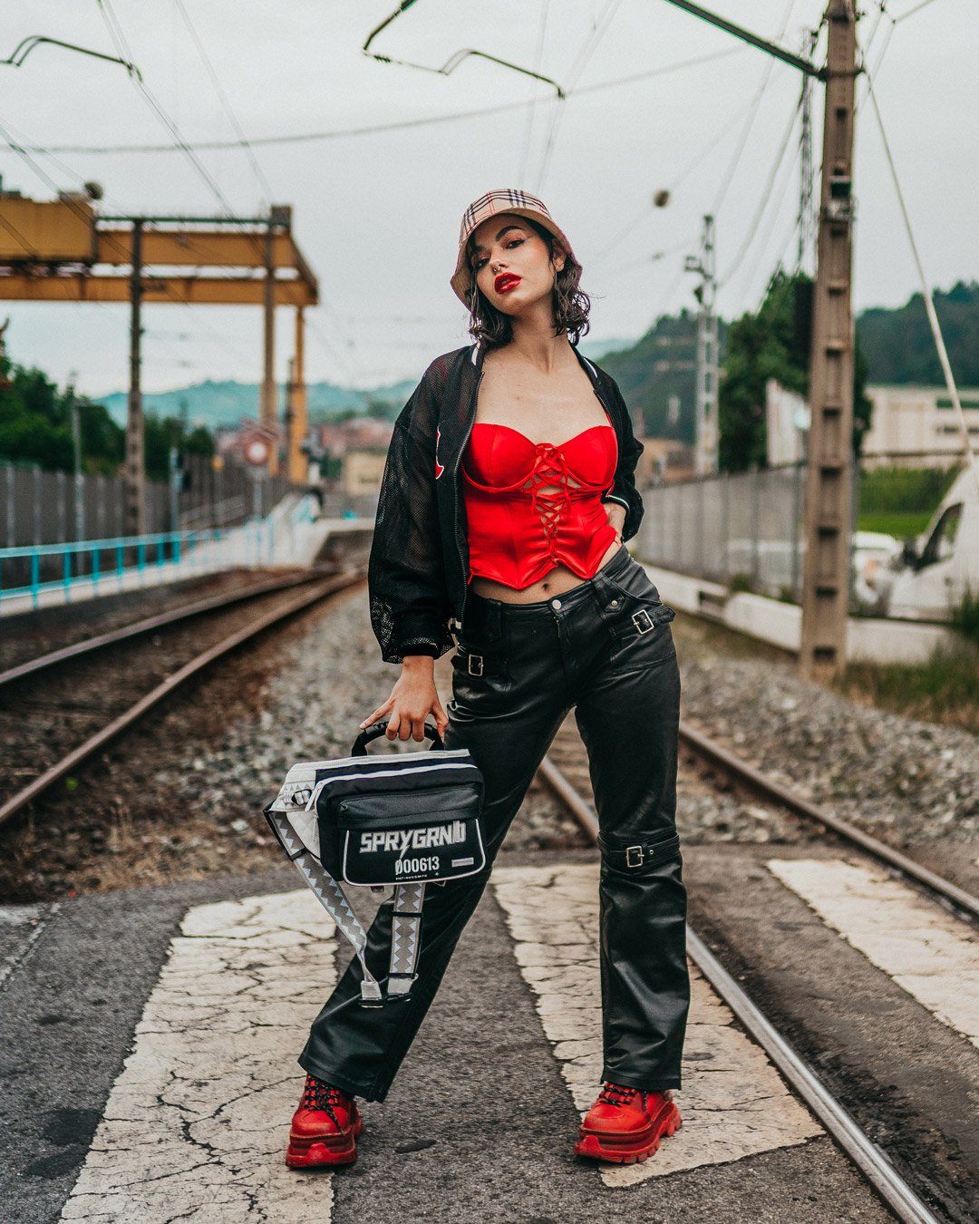 SWERVE CARGO CROSSBODY