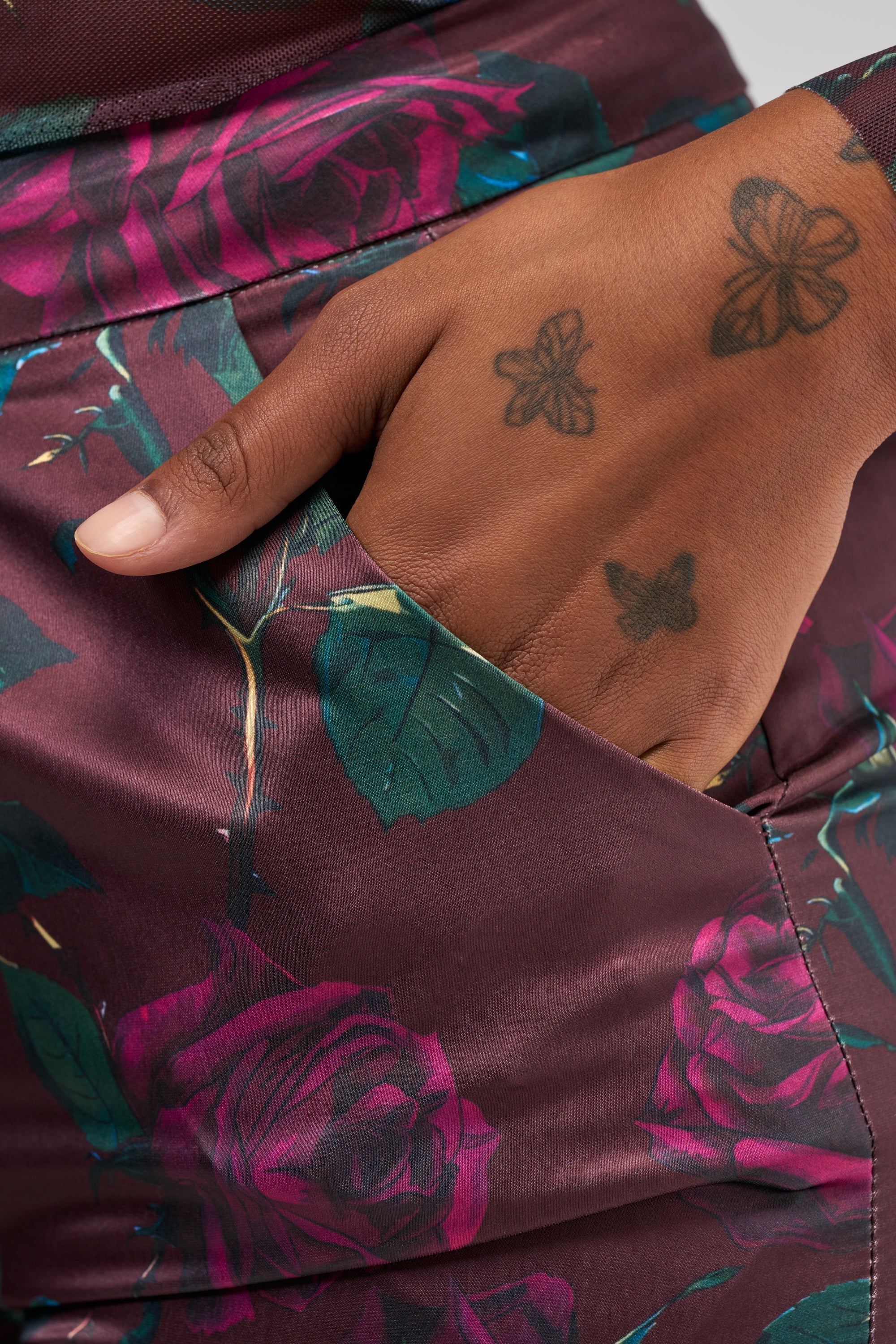 DOZEN ROSES SATIN PANT IN BURGUNDY