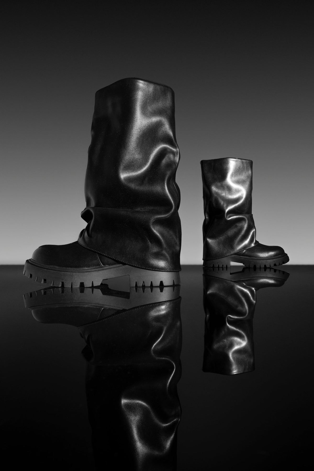 AZALEA WANG HOYT BLACK FLAT RUCHED BOOTIE
