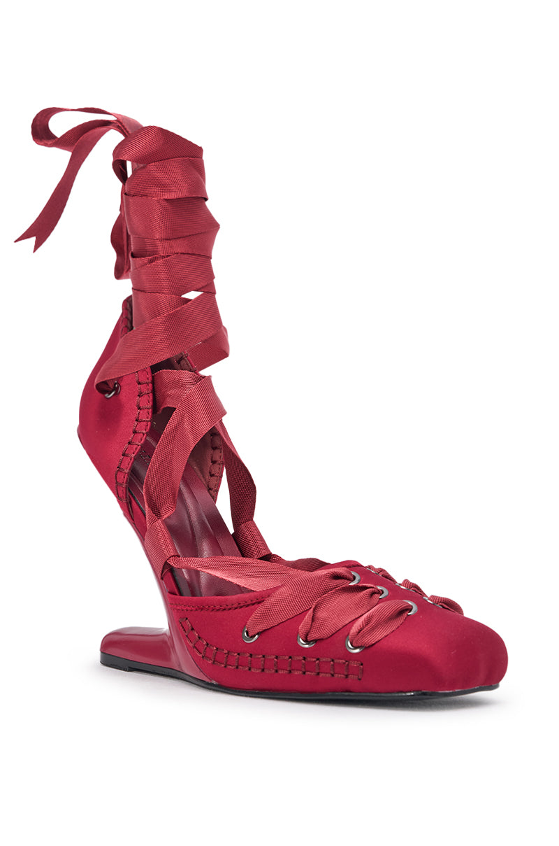 AZALEA WANG PIROUETTE WINE WEDGE PUMP