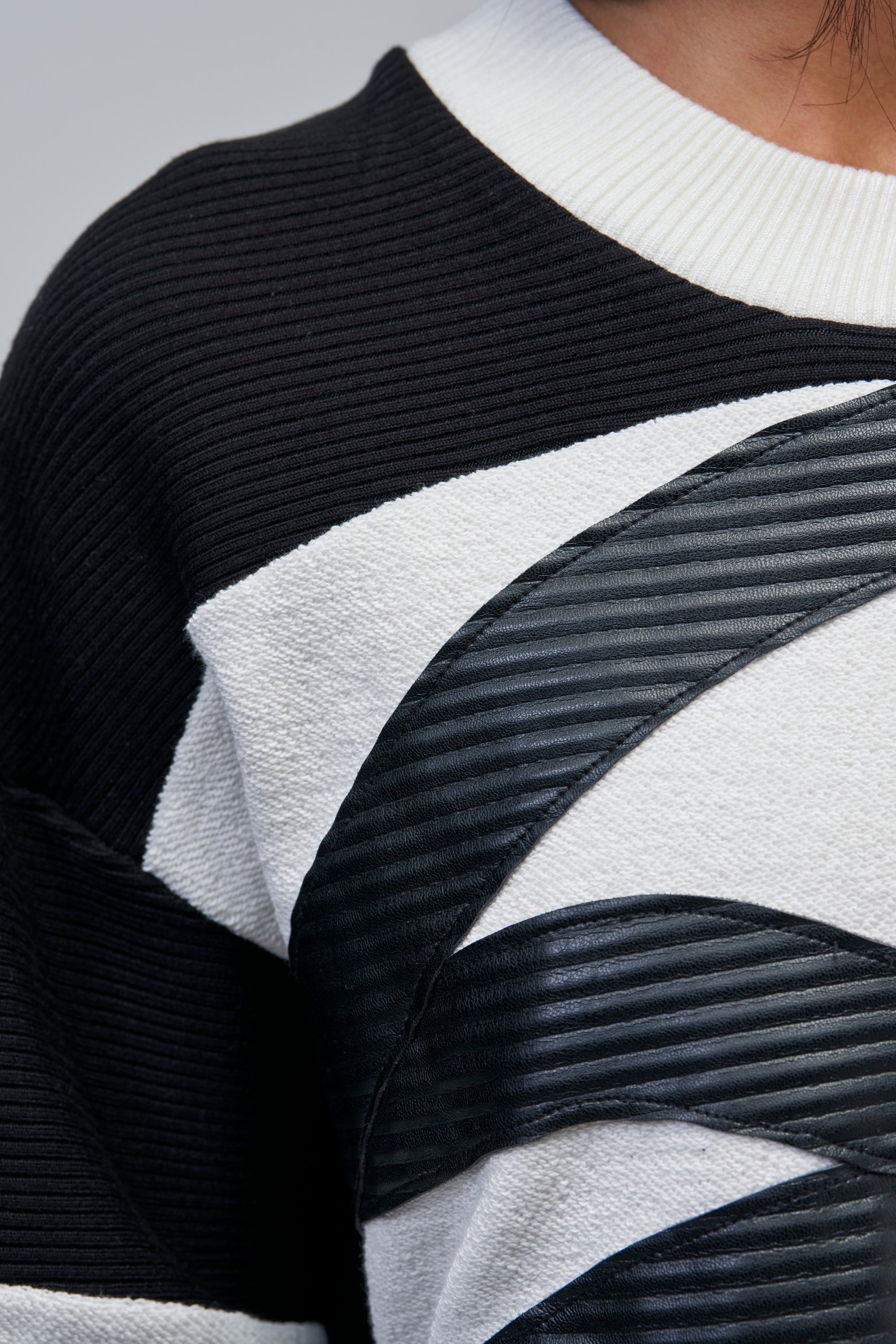 CROSSING LINES SWEATSHIRT