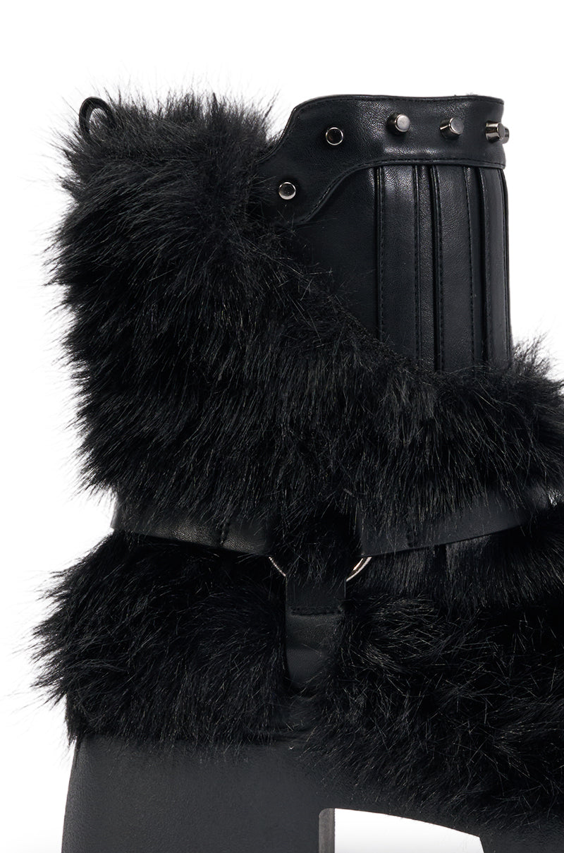 AZALEA WANG ZAYDEN BLACK FUR FLAT BOOTIE
