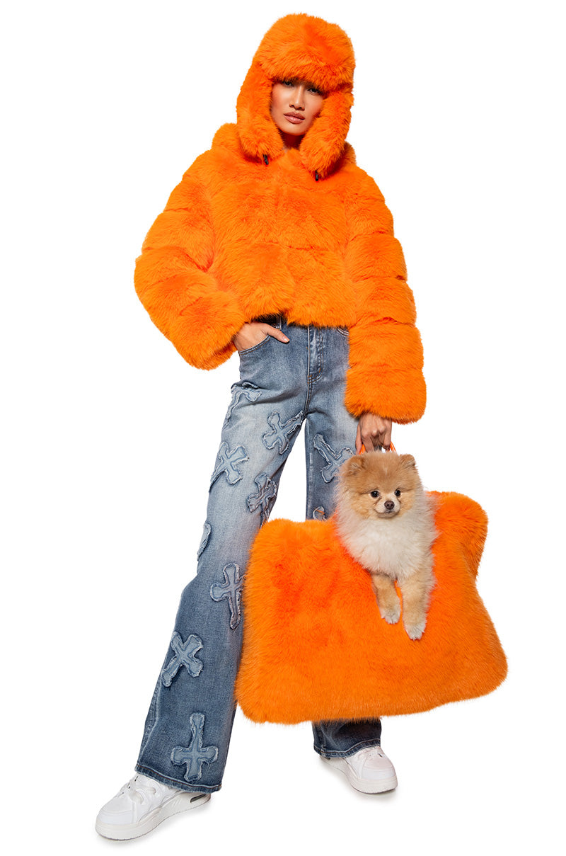 AVI FAUX FUR HAT IN ORANGE