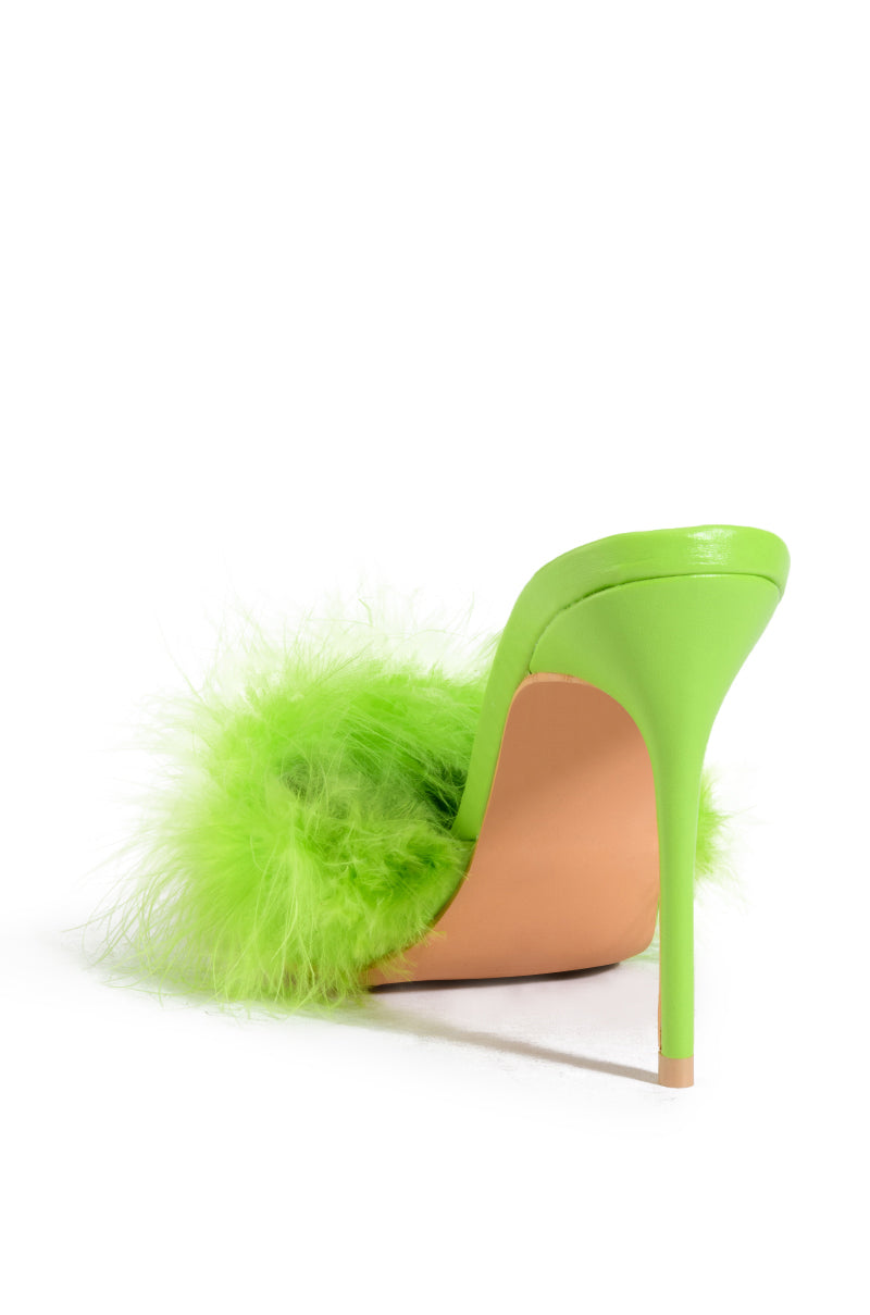 AZALEA WANG JABBA FEATHER PUMP IN LIME