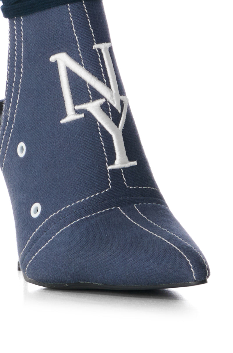 AZALEA WANG NAVY BASEBALL CAP PUMP